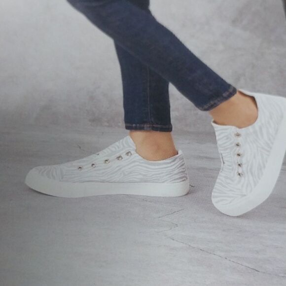 Serra Ladies Canvas Sneakers...SIZE 9 - Picture 5 of 8